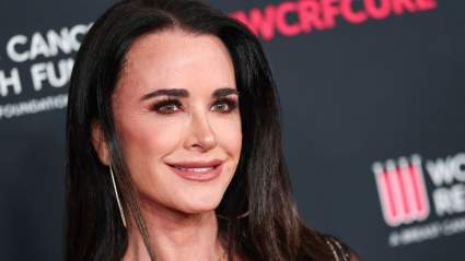 Kyle Richards habla con franqueza sobre su ruptura con Mauricio Umansky en una emotiva nueva actualización.