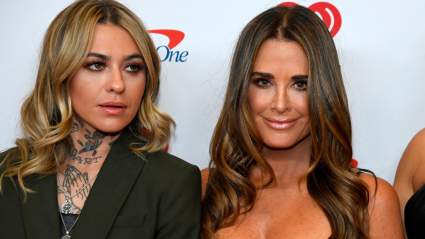 Kyle Richards reacciona al momento histórico de Morgan Wade con una sutil muestra de apoyo.
