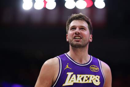 El médico deportivo actualiza el cronograma de regreso de Luka Doncic a los Lakers.