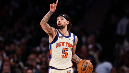 Los Knicks eligen a Alvarado en un cambio de rotación para los playoffs.