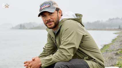 Michael Rady comparte humildemente cómo logró un físico increíble para una nueva y sensual sesión de fotos.