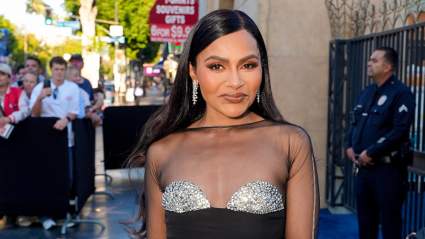 Mindy Kaling luce espectacular con un vestido ajustado transparente en un evento de alfombra roja: FOTOS