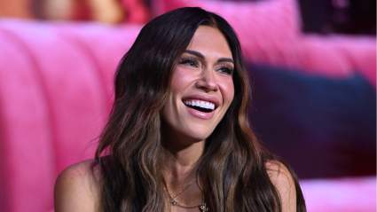 La estrella de 'Mormon Wives', Jessi Draper, comparte valientemente su experiencia con la salud mental en medio de su divorcio.