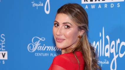 La bailarina profesional de 'Dancing with the Stars', Emma Slater, habla sobre su incursión en nuevos proyectos creativos.