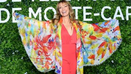 Jane Seymour celebra su cumpleaños rodeado del elenco de 'Dr. Quinn, Medicine Woman'.