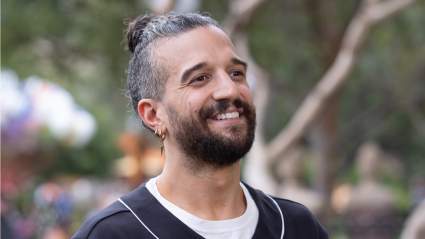 Mark Ballas se retira de su papel en 'Chicago' debido a que persisten sus problemas de salud: "Gracias a todos por ser tan pacientes conmigo".