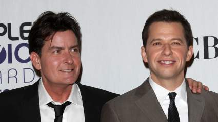 Charlie Sheen quiere reconciliarse con su compañero de reparto en 'Two and a Half Men', Jon Cryer: 'Jon es un hombre encantador'.