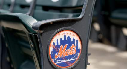 El ganador de la Serie Mundial rechaza ofertas mientras el mánager de los Mets se encuentra en una situación delicada.