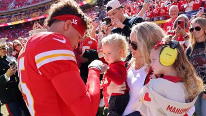 Brittany Mahomes comparte un momento entrañable de maternidad con su hija Golden.