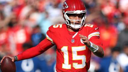 El mariscal de campo de los Chiefs, Patrick Mahomes, recibe buenas noticias sobre su carrera.