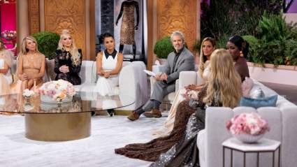 Primer vistazo a la reunión de la temporada 15 de RHOBH: El caos épico protagonizado por Kyle Richards, Erika Jaye y Dorit Kemsley (Video)