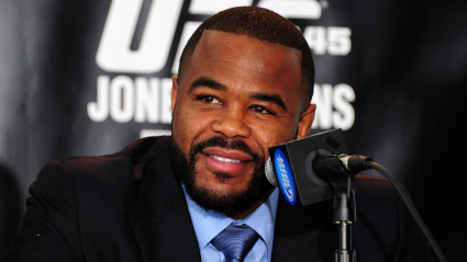 Rashad Evans nombra al luchador que está bajo mayor presión en UFC 327.