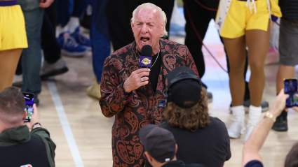 WWE rescindió el contrato de patrocinio de Ric Flair debido a su presencia en AEW.