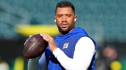 El mariscal de campo agente libre de los Giants, Russell Wilson, se enfrenta a la dura realidad tras firmar un contrato.