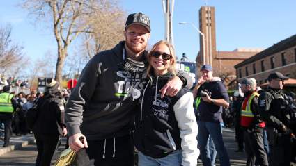 El mariscal de campo de los Seahawks, Sam Darnold, y su esposa Katie comparten las primeras imágenes de su "mágica" boda.