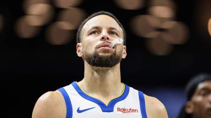 Los Warriors anuncian un sorprendente informe de lesiones contra los Suns en medio del susto por la lesión de Steph Curry.