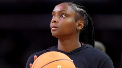 La estrella de Carolina del Sur, Ta'Niya Latson, envía un mensaje tras la victoria sobre UConn.