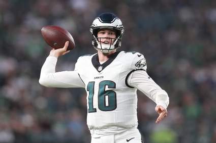 Los Eagles y los Steelers son mencionados como posibles socios comerciales para un intercambio de mariscales de campo.