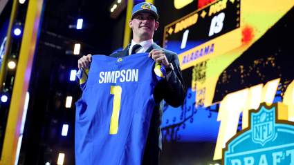 Según los informes, los Rams consideraron seleccionar al receptor estrella en lugar de Ty Simpson.