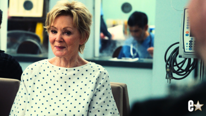 Jean Smart, de 74 años, revela con vulnerabilidad que se sometió a una cirugía cardíaca tras un grave susto de salud.