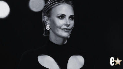 Charlize Theron habla con valentía sobre cómo sobrevivió a una infancia difícil y sobre el coraje de su madre.