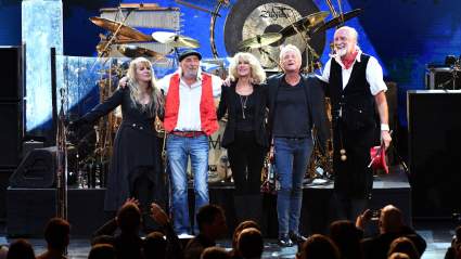 Avistada la querida estrella de Fleetwood Mac tras el presunto ataque.