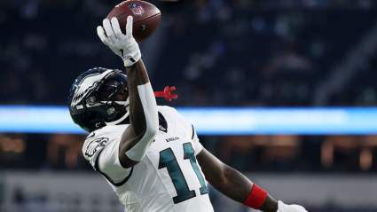 Los Patriots reciben una dura crítica del ex mariscal de campo de los Lions sobre el posible traspaso de AJ Brown.