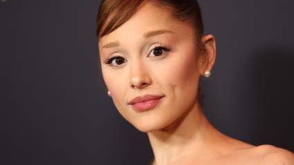 Ariana Grande acaba de recuperar su look favorito de los fans, ¡y se está volviendo viral!