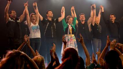 Candace Cameron Bure celebra un hito para su banda de chicos favorita.