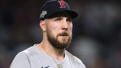 Los fanáticos de los Red Sox entran en pánico tras la noticia de la lesión de Garrett Crochet.