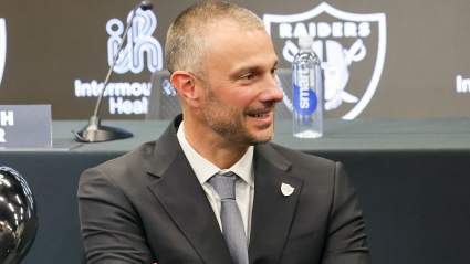 Los Raiders reciben una dura crítica en el segundo día del Draft de la NFL.