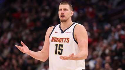 Nikola Jokic, de los Nuggets, recibe malas noticias sobre la carrera por el MVP de la NBA.