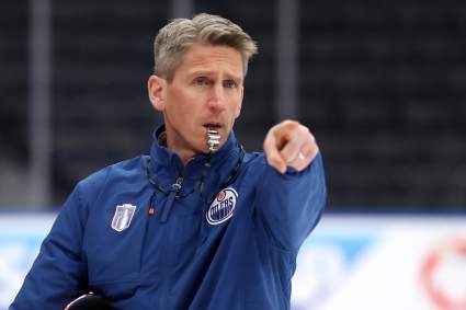 Los Oilers se ven obligados a realizar un cambio de plantilla de emergencia justo antes de los playoffs.