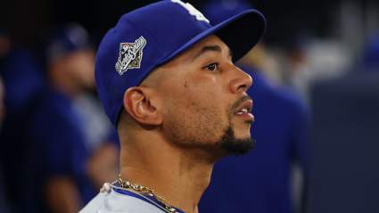 Mookie Betts, de los Dodgers, reacciona sin rodeos al despido de Alex Cora.