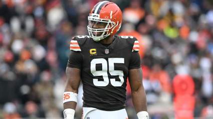 Los Browns consiguen a Blunt Myles Garrett en medio de especulaciones de los 49ers.