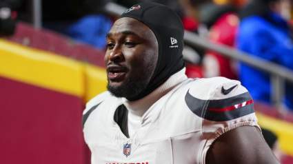 Los Buccaneers fichan a un prometedor jugador internacional de 1,98 metros y 135 kilos.