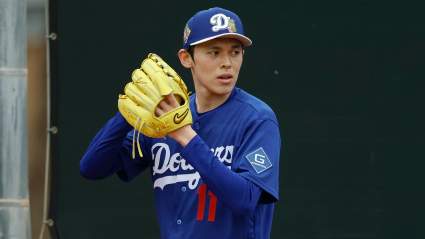 Predicción de traspaso de los Dodgers: se deshacen de Ryan Ward y Roki Sasaki a cambio del lanzador abridor de los Marlins, valorado en 56 millones de dólares.