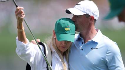 Rory McIlroy, duramente criticado por el "tibio" abrazo a su esposa Erica Stoll tras ganar el Masters.