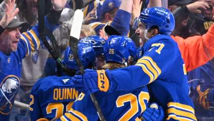 La victoria de los Sabres en el primer partido del 'Primero de Mayo' contra los Bruins podría impulsar su camino hacia la Copa.
