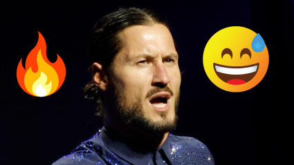 VER: Val Chmerkovskiy se quita la camisa para un divertido reto de baile con su esposa Jenna Johnson.