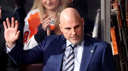 El entrenador de los Flyers, Rick Tocchet, advierte a las estrellas de los Penguins antes de la serie de playoffs.