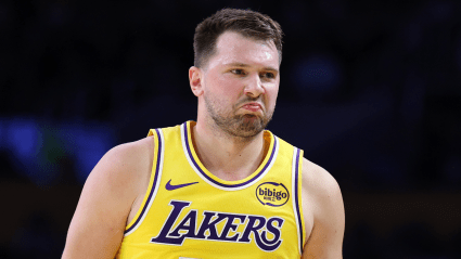 Luka Doncic vuelve a ser desafiado por la leyenda de la WWE, Ric Flair.