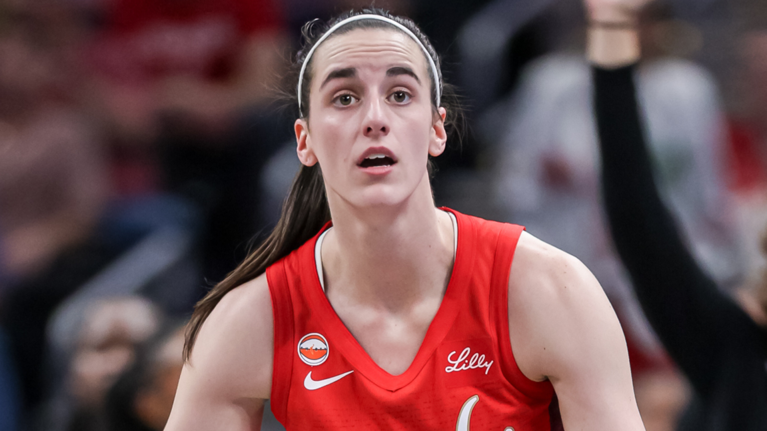Indiana Fever anuncia el estado de la lesión de Caitlin Clark para el partido contra Valkyries.