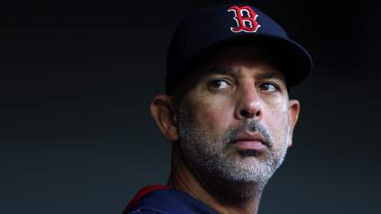 Los Phillies vuelven a estar vinculados con Alex Cora a pesar de que rechazó el puesto.