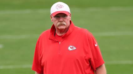 Los Chiefs fichan a 3 jugadores que destacaron durante el minicampamento de novatos.