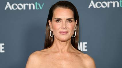 Brooke Shields hace una aparición sorpresa en el exitoso programa de Bravo.