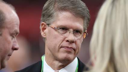 Clark Hunt anuncia el plan de los Chiefs tras la derrota en Arrowhead, antes de la construcción del estadio de 3.000 millones de dólares.