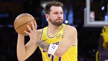 Los Lakers están interesados ​​en el ex pívot de los Celtics como amenaza para los alley-oops de Luka Doncic.