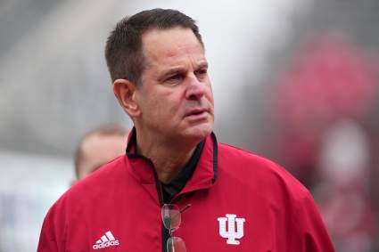 El entrenador en jefe de Indiana, Curt Cignetti, no se guarda nada sobre Nick Saban.