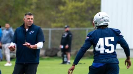 ÚLTIMA HORA: El novato de los Patriots, Quintayvious Hutchins, enfrenta cargos por violencia doméstica.